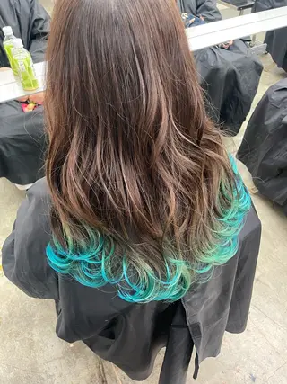 セミロング カラー インナーカラー 推し ブリーチ  髪質改善のヘアスタイル