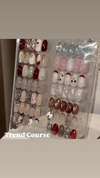 ネイル KARIN🦢 韓国⌇ワンホンネイルのネイルデザイン