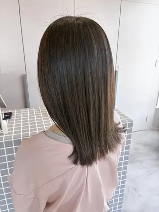 ミディアム カラー 榎本 亜衣のヘアスタイル