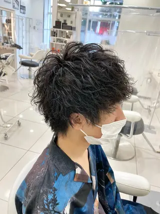 パーマ メンズ 伊佐 愛のヘアスタイル