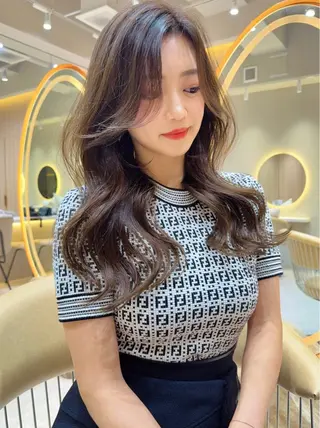 セミロング カラー 縮毛矯正✨🫧 レイヤー川村利幸のヘアスタイル