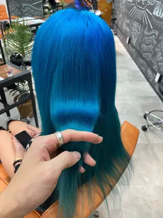 ミディアム カラー ウルフカット レイヤーカット上柿のヘアスタイル