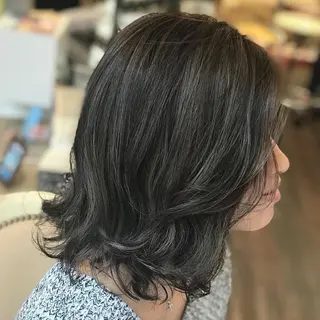 ミディアム カラー 岩谷/ブリーチ 🪽透明感カラーのヘアスタイル