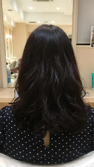 セミロング パーマ ミドウチ アヤカのヘアスタイル
