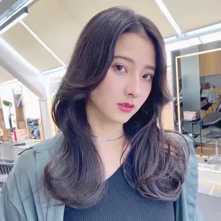 ロング カラー レイヤー🤍 ベージュ🤍 聖奈のヘアスタイル