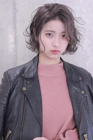 ミディアム カラー 及川 光のヘアスタイル