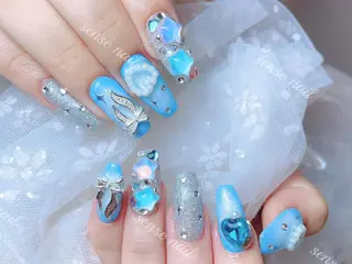 ネイル Queening 🦋のネイルデザイン