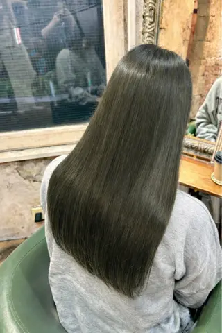 カラー 〜ing deux所属・森田 恋々菜のヘアスタイル