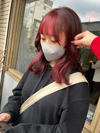 ミディアム カラー 透明感ハイトーン🦄 キラ🌈のヘアスタイル