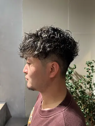 カラー パーマ メンズ 加納 孝也のヘアスタイル