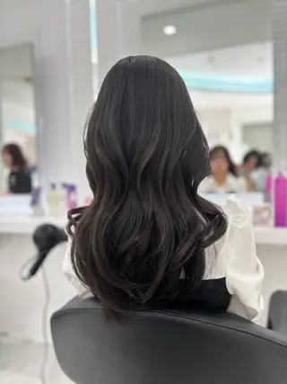 ロング カラー 流行りの透明感カラー ×縮毛矯正🤍ユウのヘアスタイル