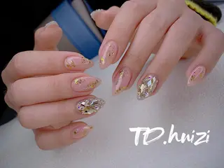 ミディアム めぐみのネイルサロン スタッフ練習のネイルデザイン