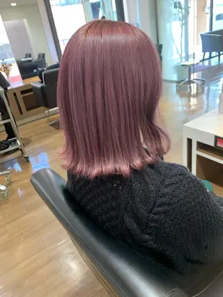 ミディアム カラー 薄田 珠美のヘアスタイル