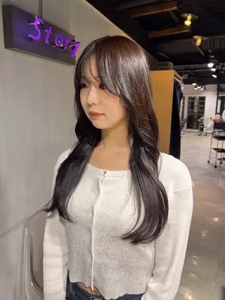 カラー NANAMI🩵 大人可愛い韓国ヘアのヘアスタイル