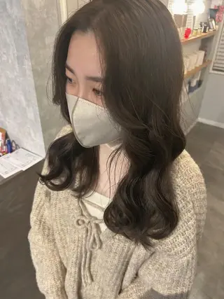 セミロング ayumi ／透明感カラーのヘアスタイル
