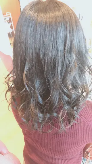 セミロング カラー 山本 咲貴のヘアスタイル