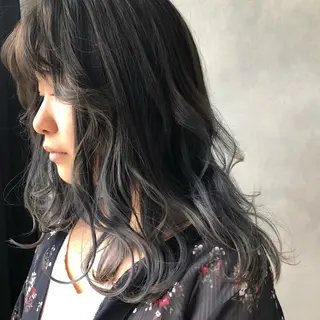 セミロング カラー ORIKA 美容室のヘアスタイル