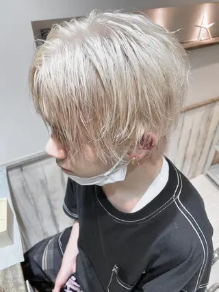 ショート カラー ブリーチ koheiのヘアスタイル