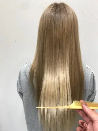 ロング ブリーチカラー☆ 再生トリートメントのヘアスタイル