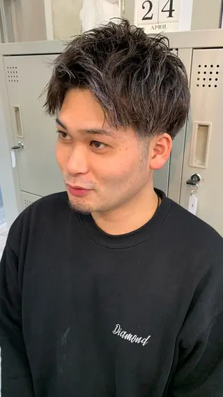 ショート カラー メンズ チバ ヒロトのヘアスタイル