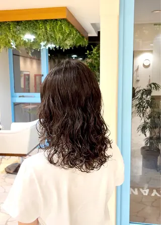 ミディアム パーマ 山口 陸のヘアスタイル
