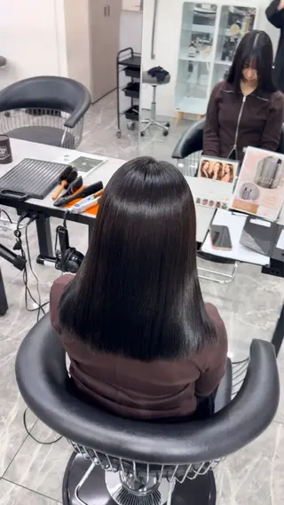 セミロング りきと🦋河原町 縮毛矯正/艶カラーのヘアスタイル