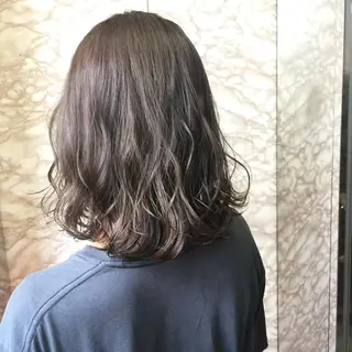 ミディアム カラー 🌟小顔レイヤー× 赤み消し透明感カラーのヘアスタイル