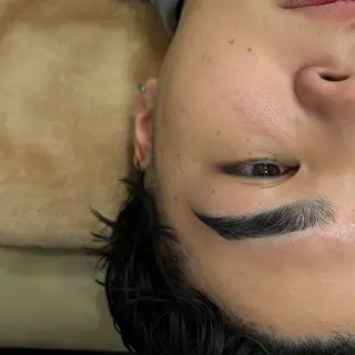 メンズ アイブロウ 大城 友里亜の眉毛・アイブロウイメージ