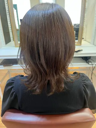 ミディアム 腰越 麻奈のヘアスタイル
