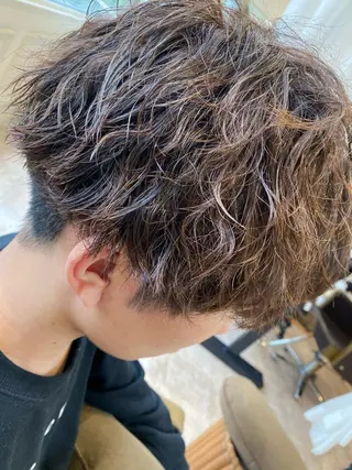 メンズ 派手髪系🦄美容師 chikaのヘアスタイル