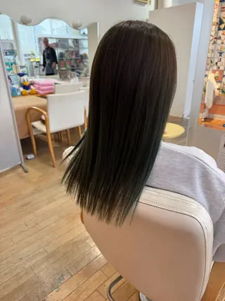 カラー 山本 瑠華のヘアスタイル
