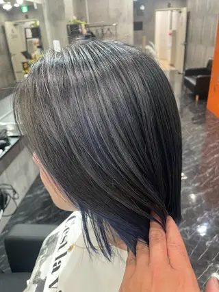 ミディアム カラー NINE+/代表 ブリーチ特化型サロンのヘアスタイル