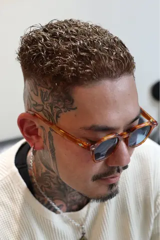 カラー パーマ メンズ 断髪刈舞 STAFFのヘアスタイル