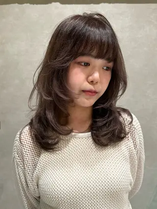 セミロング カラー ワンカールで盛れる レイヤー🎀Macoのヘアスタイル