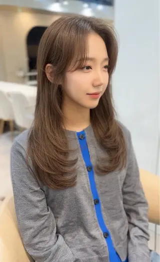 ロング カラー Akane レイヤー/艶カラーのヘアスタイル