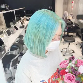 ショート カラー ヘアアレンジ TAKUMAブリーチ /切りっぱなし🪽のヘアスタイル