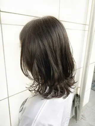 ミディアム カラー 沖 宜志のヘアスタイル