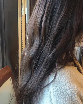 ロング カラー 川元 汐音のヘアスタイル