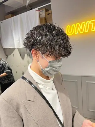ショート カラー パーマ メンズ メンズパーマ特化 TAIGAのヘアスタイル