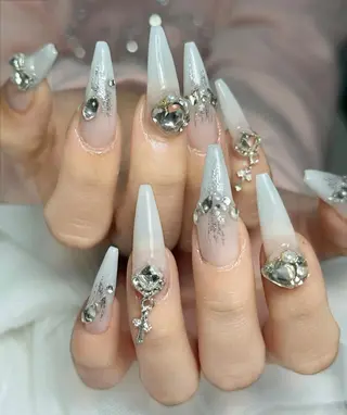 ロング カラー 波 なみのネイルデザイン