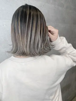 ミディアム _WHITE+ 南海難波店のヘアスタイル