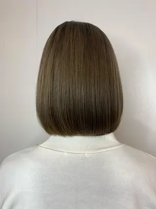 ショート カラー トップ スタイリストのヘアスタイル