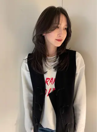 セミロング REMI／ ラフボブとレイヤーのヘアスタイル