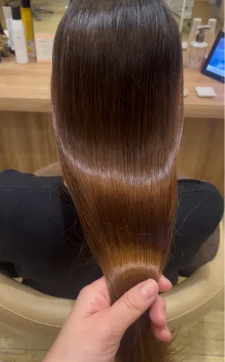 セミロング 岩橋 華織のヘアスタイル