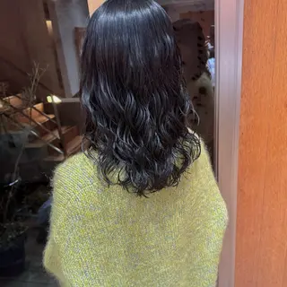 ミディアム パーマ 大橋 芽衣のヘアスタイル