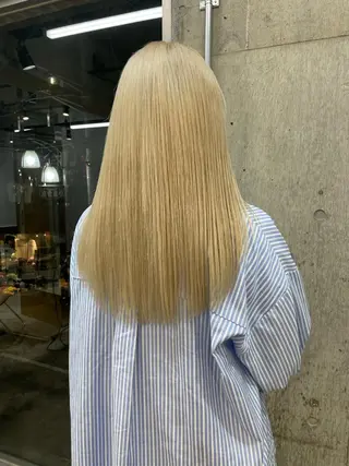ロング カラー ネイル マツエク・マツパ アイブロウ ⭐ハイトーンブリーチ ミルクティーピンクのヘアスタイル