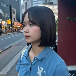 ショート レイヤー/ハッシュカ ット/顔周り/フウカのヘアスタイル