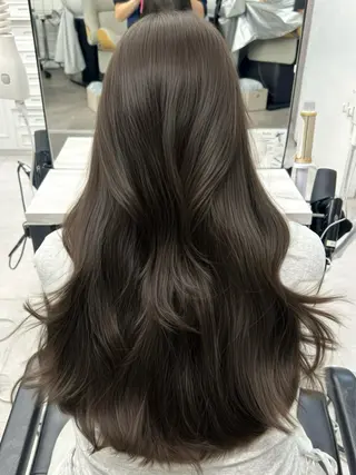 ロング カラー 韓国ヘア🇰🇷／ 艶カラー鈴木萌愛🩶のヘアスタイル