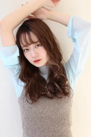 ロング カラー 小顔レイヤー/ ベージュ🤍Rieのヘアスタイル