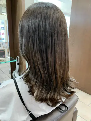 セミロング 菅野 美咲のヘアスタイル